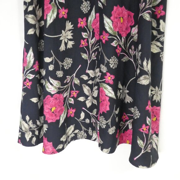 VAN HEUSSEN | size 12 | Black Floral Skirt | Zip - Hook and Eye Back Closure - Picture 13 of 15